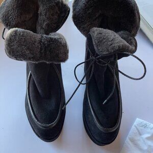 Robert Clergerie, Genuine Shearling Boots in 9.5 , European 40